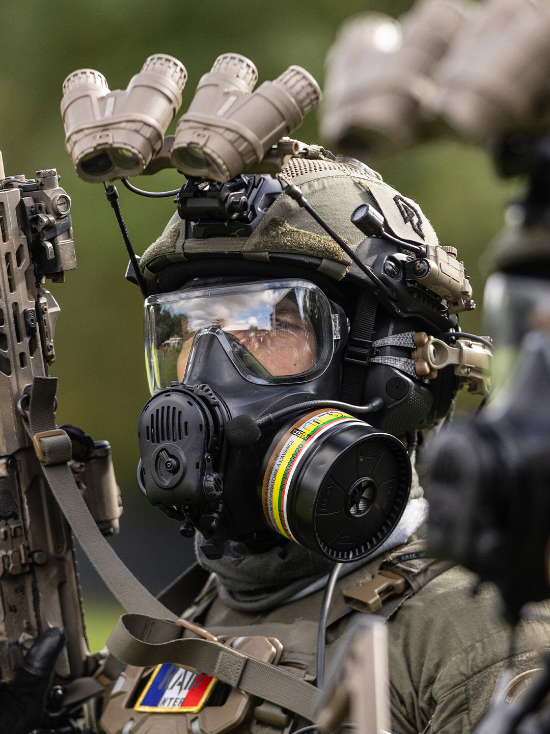 Operateur RAID masque a gaz NVG quadritube