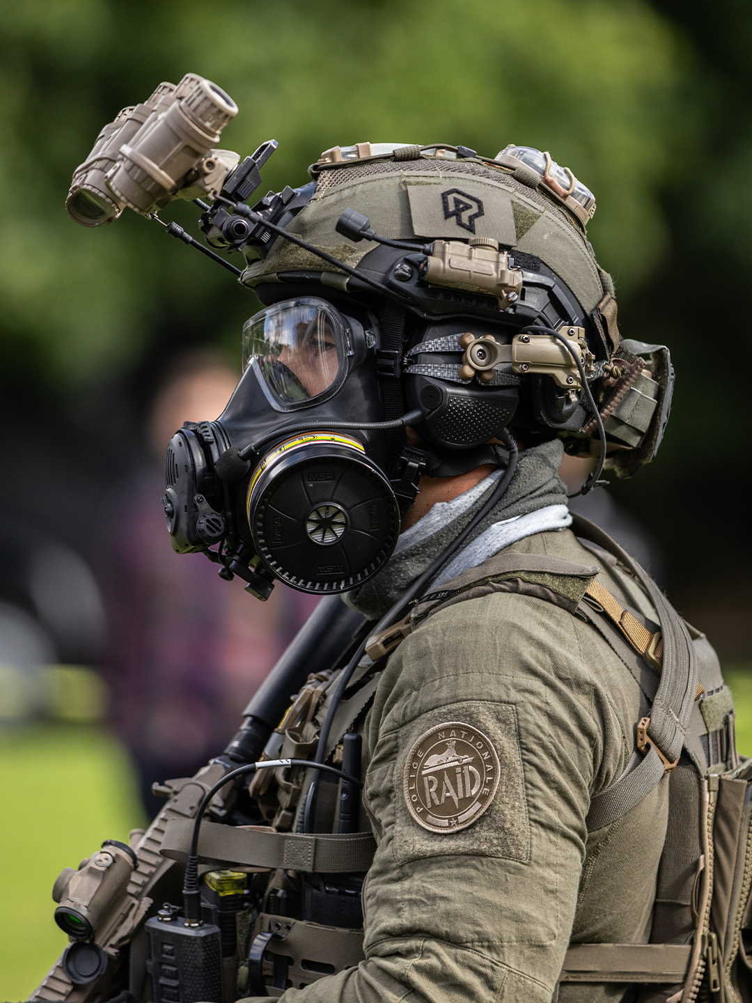 Operateur RAID profil masque a gaz NVG