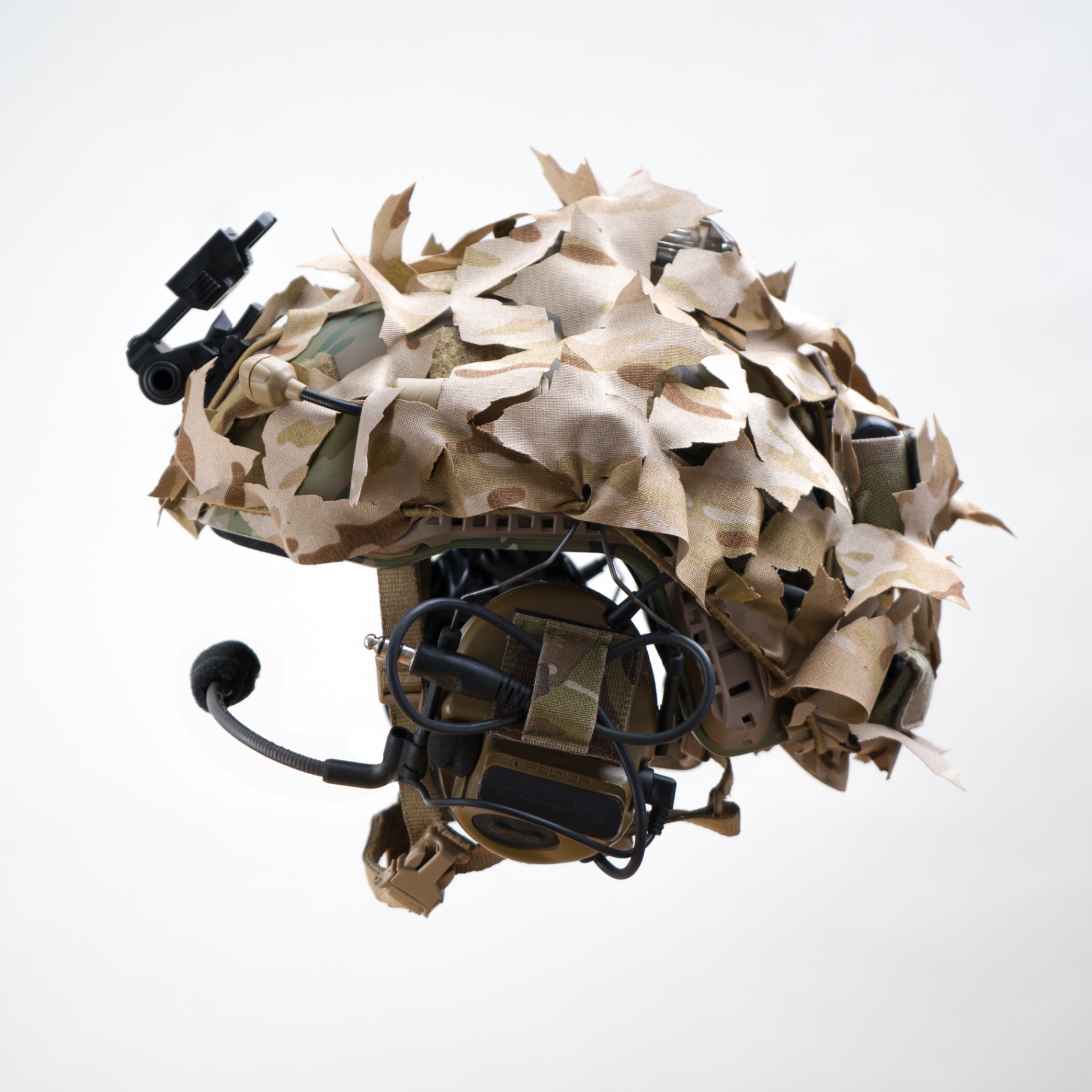 Casque tactique camoufle desert