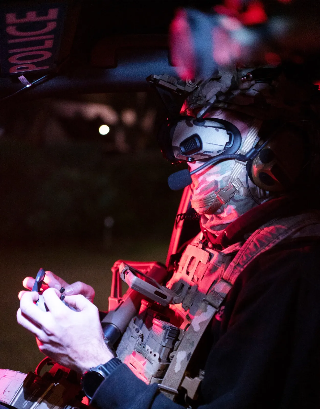 Operateur forces speciales nuit — Danger Dynamics, production photo defense