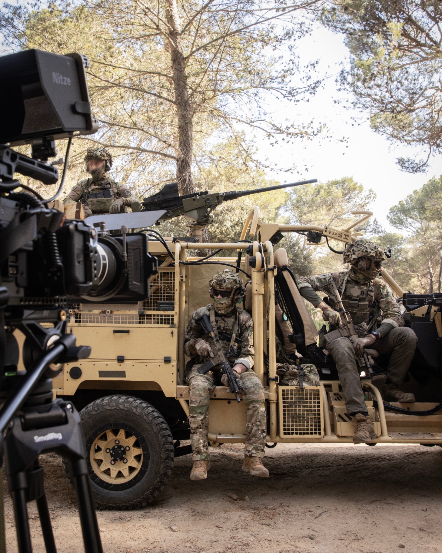 Operateur tactique mitrailleuse vehicule — Danger Dynamics, production photo defense